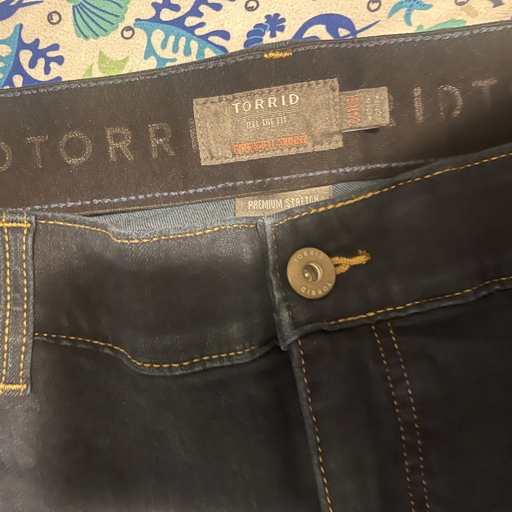 NWT TORRID Bombshell Skinny Premium Stretch High-Rise Jean - Picture 6 of 6
